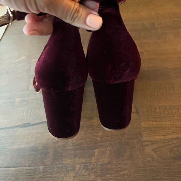 Vince Camuto Malissa Block Heel Velvet Dress Sandal - Picture 4 of 12